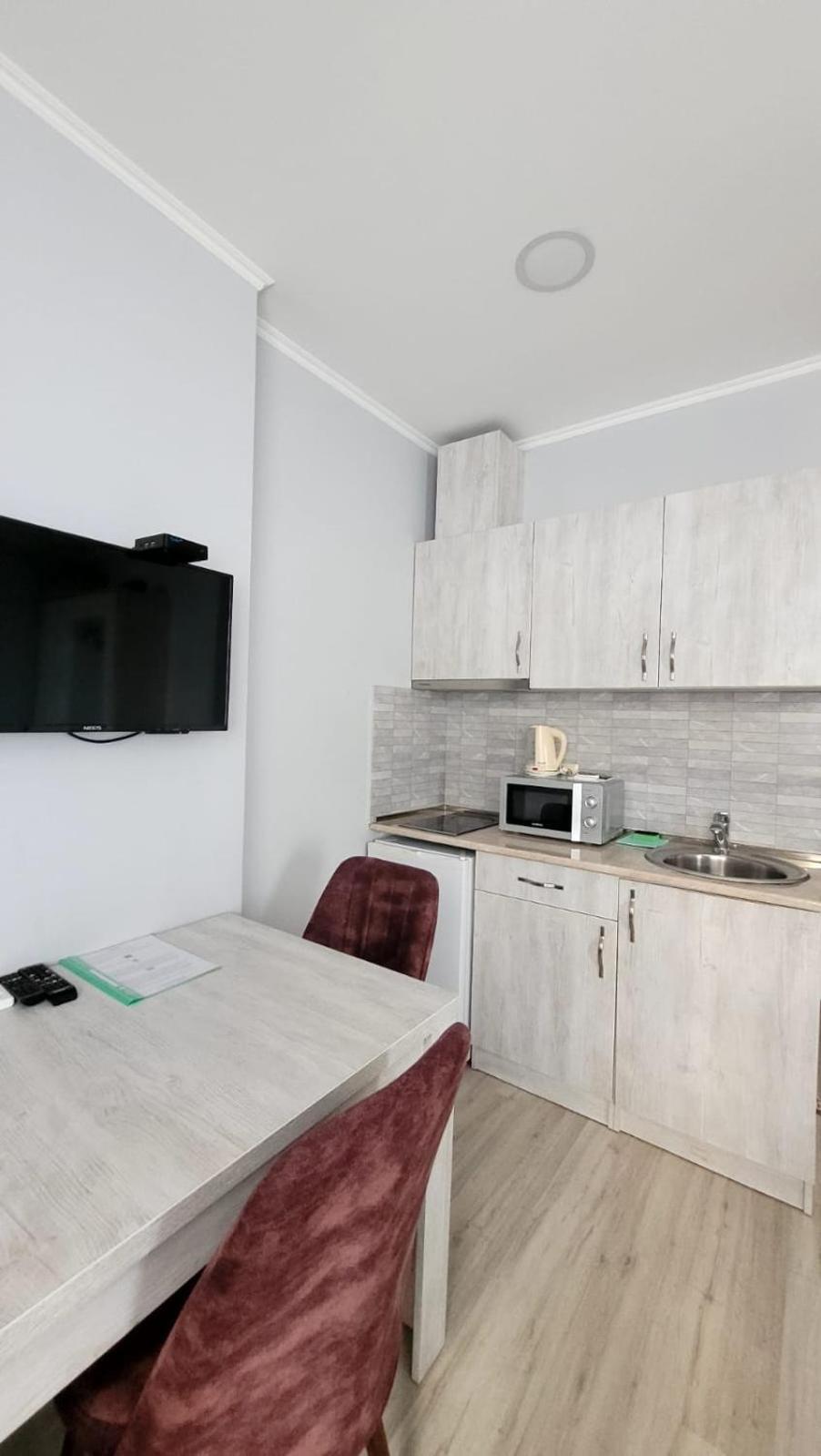 Liana Sea & Sky Suites Batumi Exteriör bild